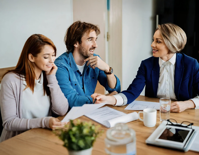 Craigieburn's best conveyancer from Eagle Peak providing clear advice and fixed-fee conveyancing service to happy clients.